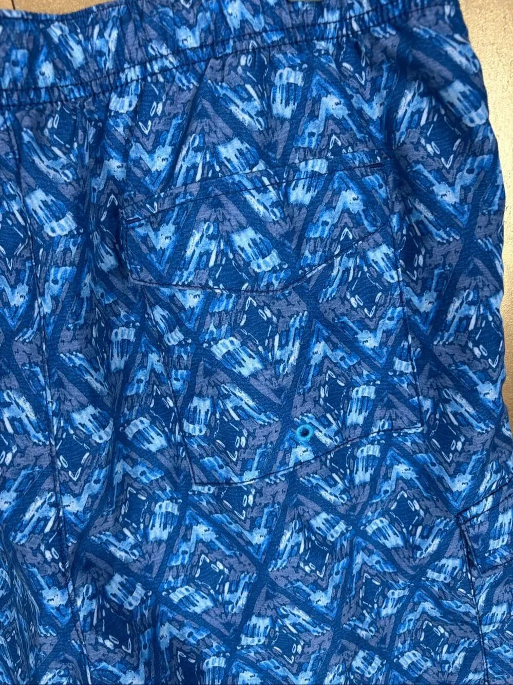 Tommy Bahama mens printed swimming trunks size L